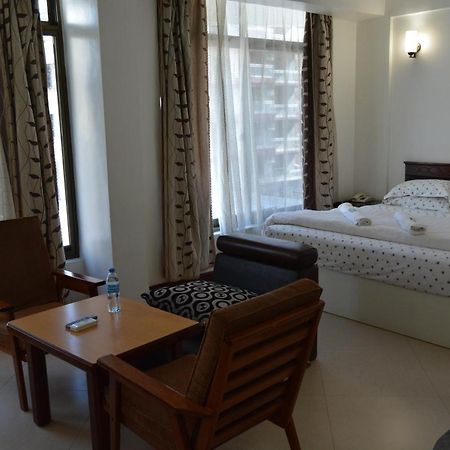 Florida Executive Inn Dar es Salaam Buitenkant foto