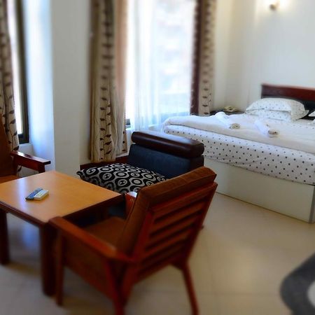 Florida Executive Inn Dar es Salaam Buitenkant foto