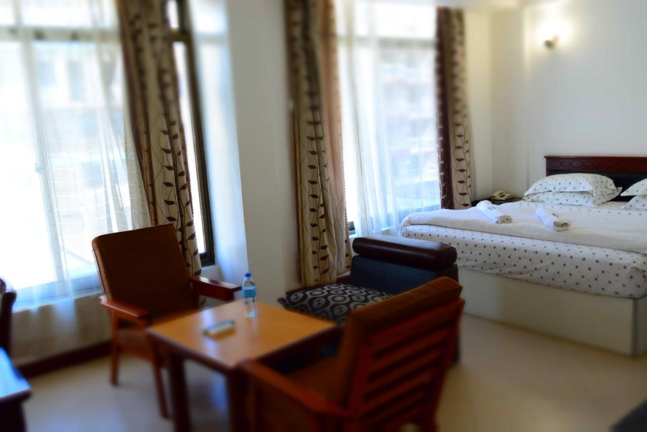 Florida Executive Inn Dar es Salaam Buitenkant foto