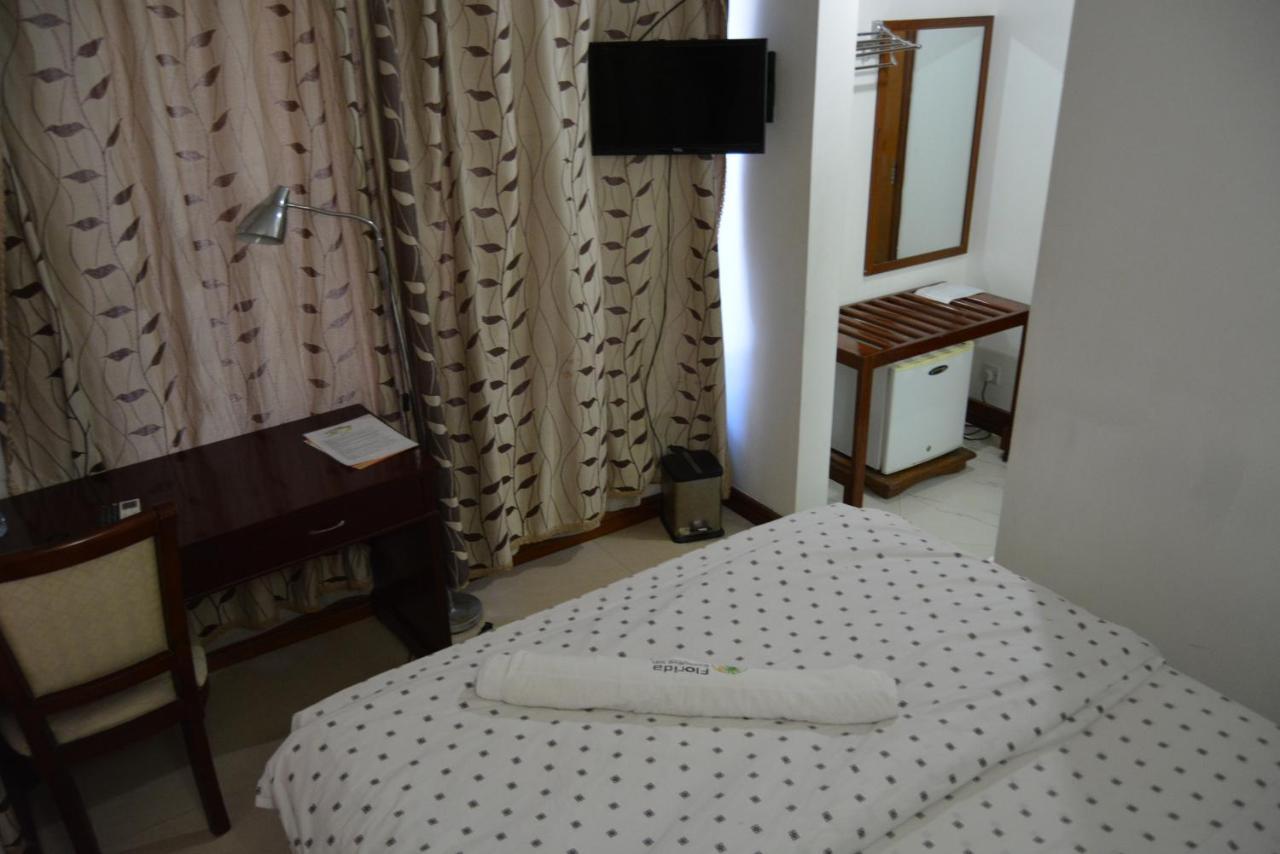 Florida Executive Inn Dar es Salaam Buitenkant foto