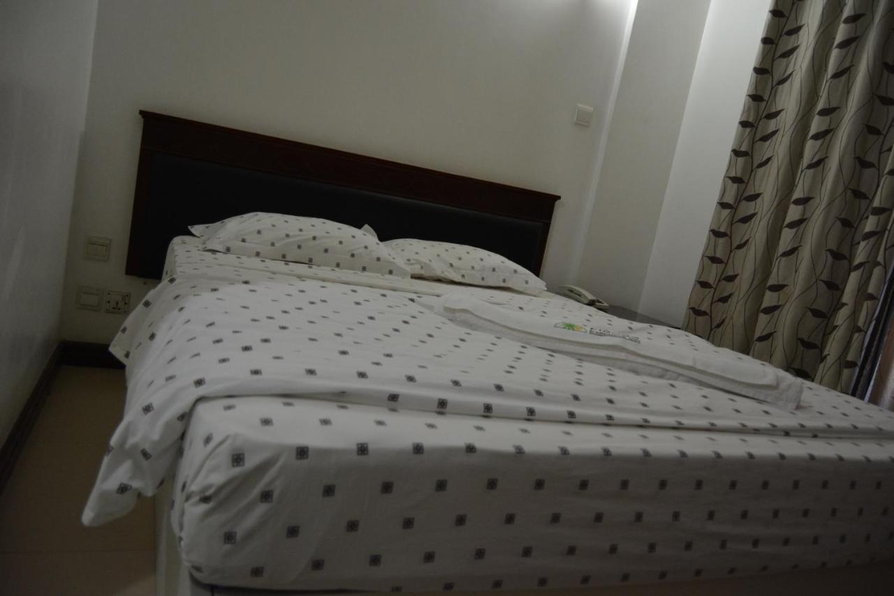 Florida Executive Inn Dar es Salaam Buitenkant foto