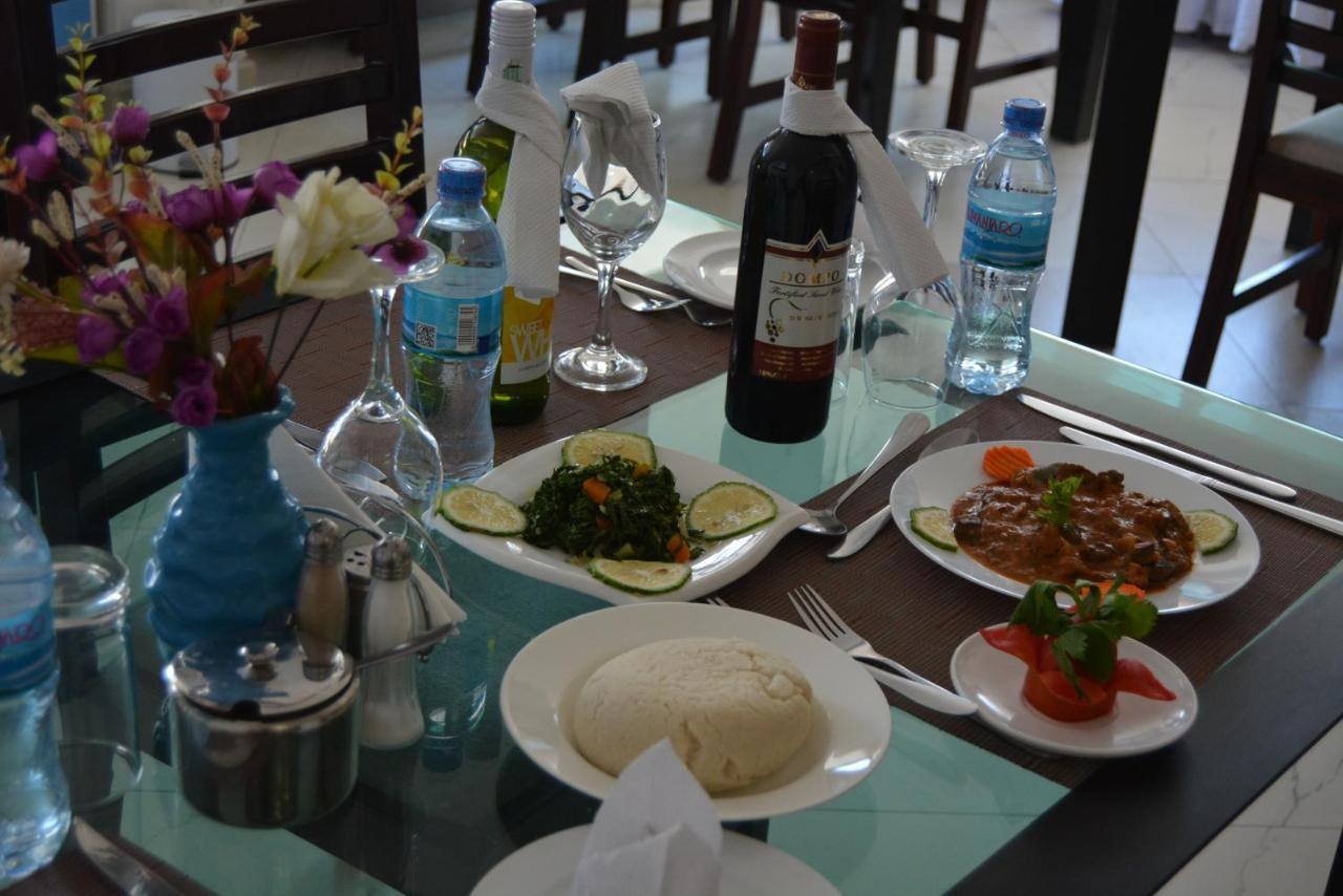 Florida Executive Inn Dar es Salaam Buitenkant foto